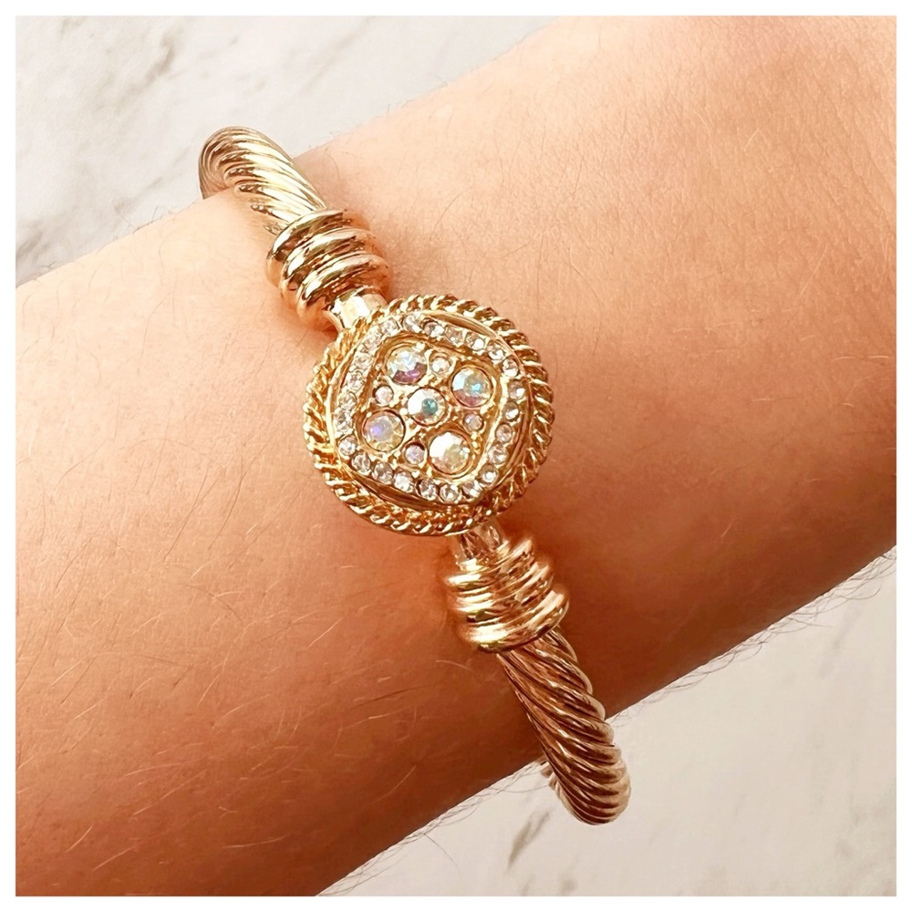 Magnolia and Vine Twister Bracelet with Mini Flourish Clear Snap in Yellow Gold